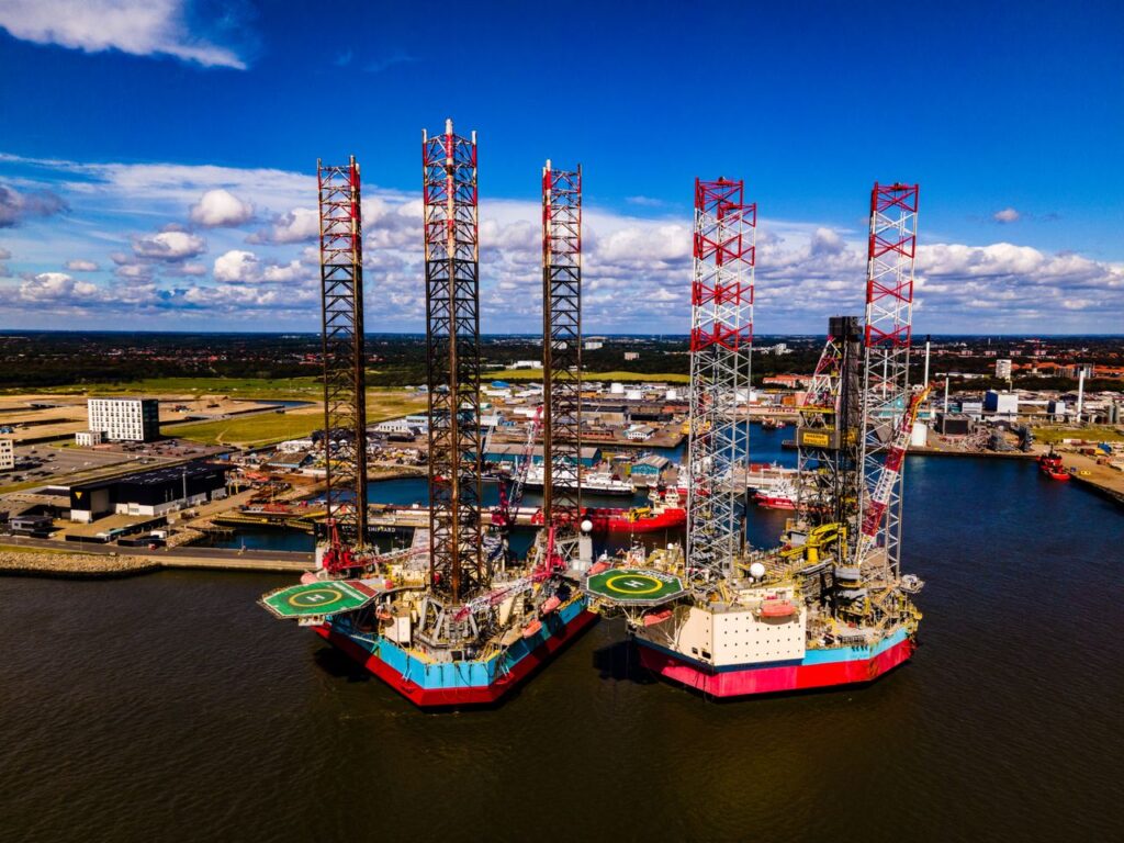 Laid up oil rigs can be taken to Sell Metal Scrap Near Me