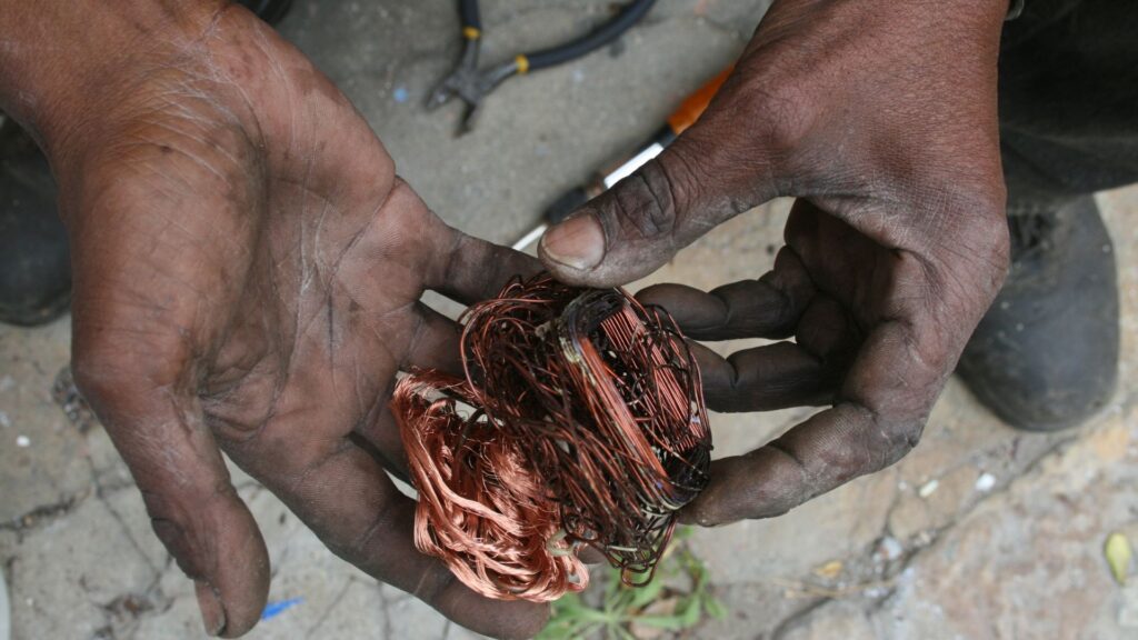 While many businesses monitor scrap copper wire prices, efficient handling often has an even greater impact on your final returns.